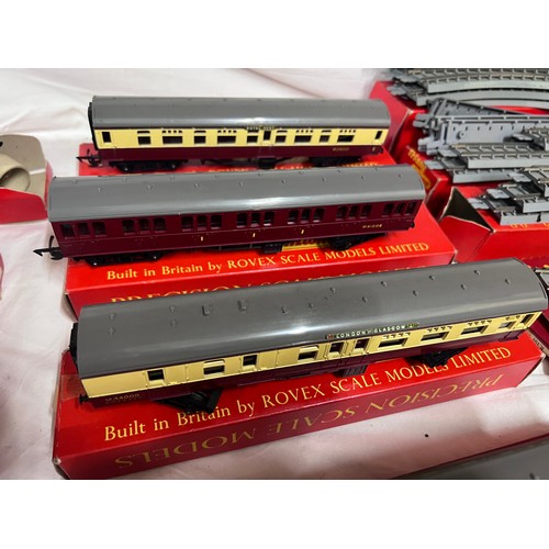 815 - A large quantity of Tri-ang railway Locomotives, Wagons and accessories to include R3 Electric Goods... 