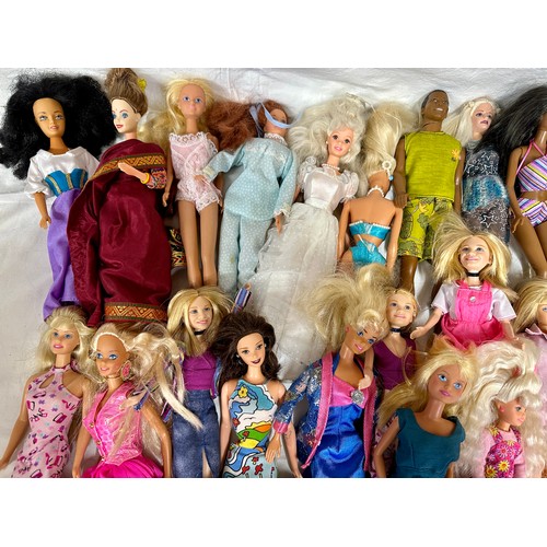 820 - A large collection of dolls to include 21 x Mattel, 4 x Hasbro etc with clothing items, some marked ... 