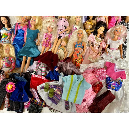 820 - A large collection of dolls to include 21 x Mattel, 4 x Hasbro etc with clothing items, some marked ... 