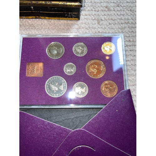 632 - A selection of mainly pre-decimal British coins to include some 1937 cased specimen coins (11 of 15)... 