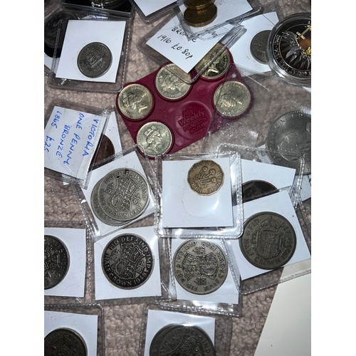 632 - A selection of mainly pre-decimal British coins to include some 1937 cased specimen coins (11 of 15)... 