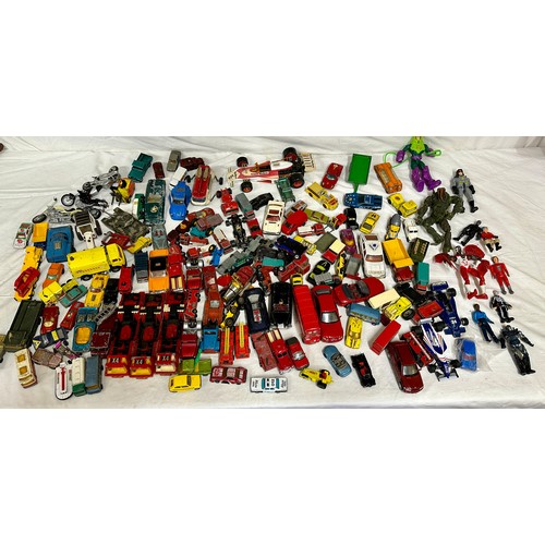 812 - A large quantity of diecast toys to include mostly Corgi and Matchbox vehicles, some Dinky, Tonka, M... 