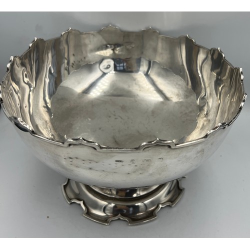 674 - A silver rose bowl, 20cm d. Weight 545gm. Birmingham 1938, maker Gorham Manufacturing Co.