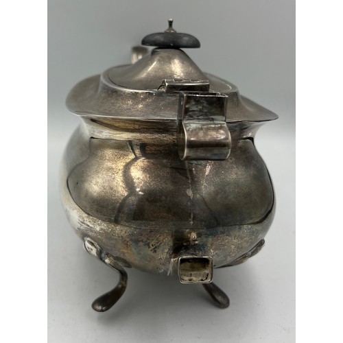 669 - Silver teapot Chester 1907. Weight 384gm.