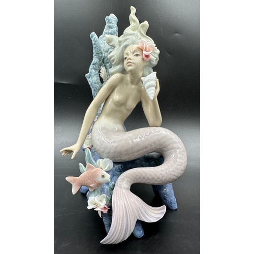 171 - Lladro figurine, Ocean Beauty 5785, with plinth and in original box approx 25cm h.