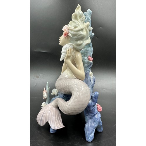 171 - Lladro figurine, Ocean Beauty 5785, with plinth and in original box approx 25cm h.