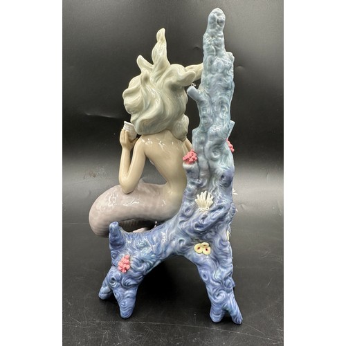 171 - Lladro figurine, Ocean Beauty 5785, with plinth and in original box approx 25cm h.