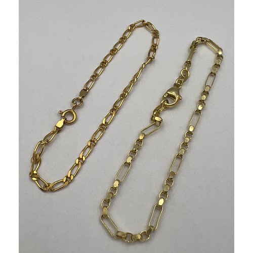 423 - Two nine carat gold chain bracelets. Approximately 18cm l. Total weight  6.5gm.