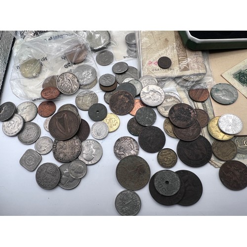 629 - Various world coins and bank notes to include Belgium, Dutch, Portuguese, Turkish and various other ... 