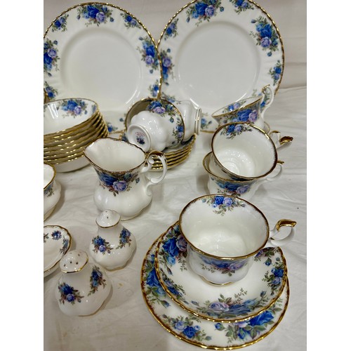 162 - Royal Albert Moonlight bone china to include 8 dinner plates 26cm d, 8 cereal dishes, 8 tea plates 1... 