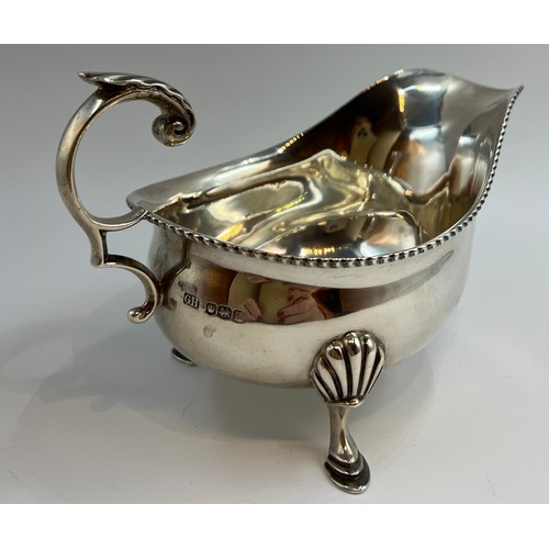 653 - A silver sauce boat, Harrison Brothers & Howson. Sheffield 1927. 249gm.