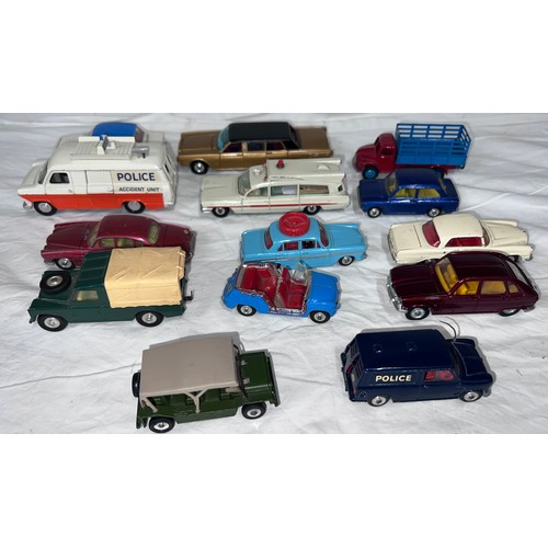 837 - Corgi and Dinky diecast vehicles to include Dinky 135 Triumph 2000, Dinky 343 Dodge, Corgi Lincoln C... 