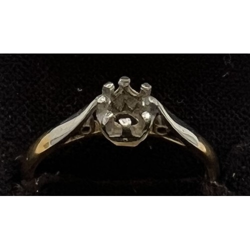 367 - A 18 carat gold and platinum ring lacking stone. Size I, Weight 2.6gm.