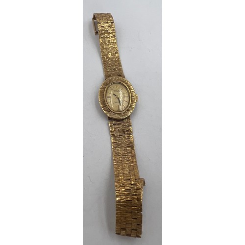 536 - A 9 carat gold cased ladies Rolex wristwatch with 9ct gold bracelet. 16cm l. Total weight 25.4gm.