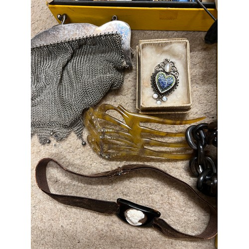 383 - An interesting miscellany to include Victorian/Edwardian jewellery, chain mesh bag, collar studs, ba... 