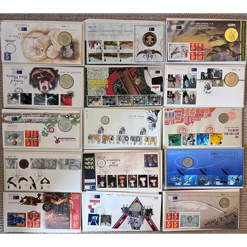 621 - Coin covers to include Royal Wedding five pounds x 2, 2 pounds, Notting Hill Carnival 50 pence, 25th... 