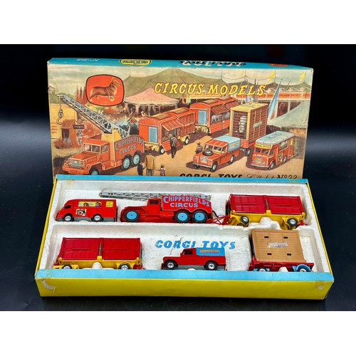 841 - Corgi Toys Chipperfields Circus Gift Set No. 23 to include one lion, two bears and an elephant.