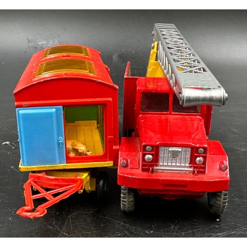 842 - Corgi toys No. 1121 Chipperfield's Circus Crane Truck together with Chipperfield's animal circus cag... 