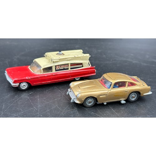 846 - Various Diecast models to include Corgi 437 superior ambulance, 497 Oldsmobile Super 88, 213 Jaguar ... 