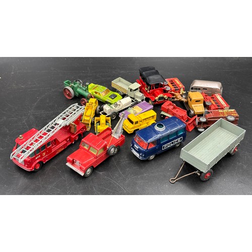 846 - Various Diecast models to include Corgi 437 superior ambulance, 497 Oldsmobile Super 88, 213 Jaguar ... 