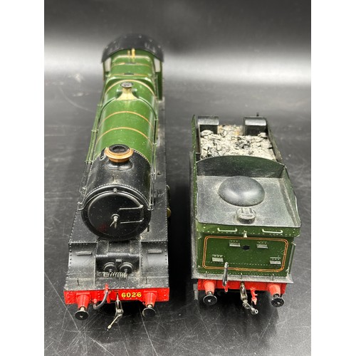 822 - A Finescale O Gauge GWR King John 6026 Class 4-6-0 Locomotive and Tender in 'Great Western' green wi... 