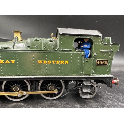 823 - A GWR 4566 0 gauge 'Prairie' 2-6-2 Tank Locomotive in 'Great Western' green.