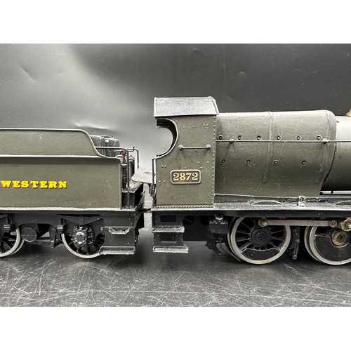 824 - A GWR 2872 0 gauge Tank Locomotive and Tender with black paint finish.