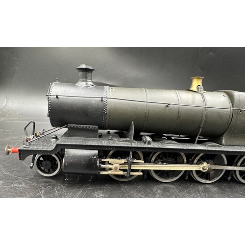 824 - A GWR 2872 0 gauge Tank Locomotive and Tender with black paint finish.