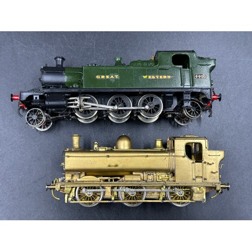 828 - A 00 RTR Great Western Railroad 0-6-0 T and an 00 RTR 101 Great Western Railroad 4406, 208/300 run. ... 