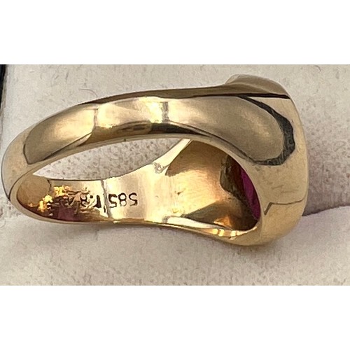 338 - A 14 carat gold Masonic ring with synthetic ruby and Masonic symbol. Size R/S. Weight 7.2gm.