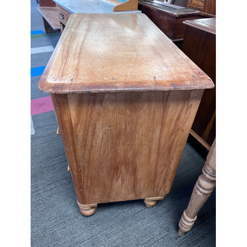 5B - A 19thC satinwood chest of 2 short over 2 long drawers with wooden knobs. 96 w x 46 d x 76cm h.