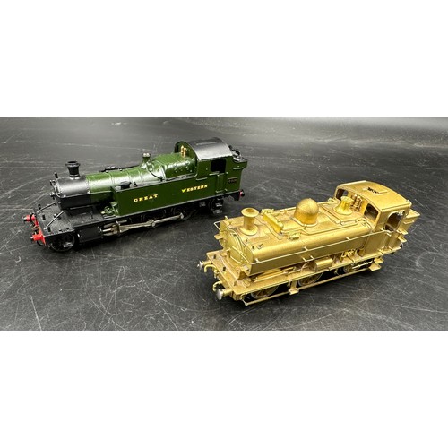 1140 - A 00 RTR Great Western Railroad 0-6-0 T and an 00 RTR 101 Great Western Railroad 4406, 208/300 run. ... 