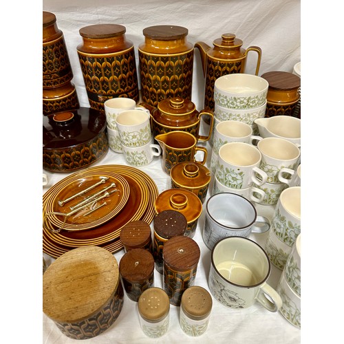 249 - A large quantity of Hornsea Pottery, various patterns to include 2 large storage jars 20cm h (one co... 