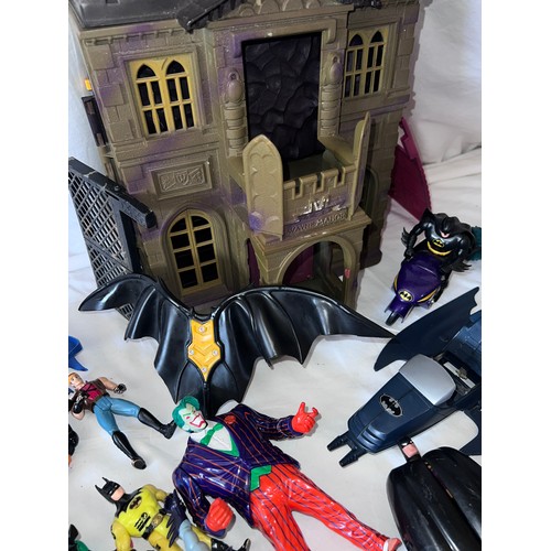 1117 - A large collection of mostly original Kenner Batman figures to include, Ertl diecast Batmobile vehic... 