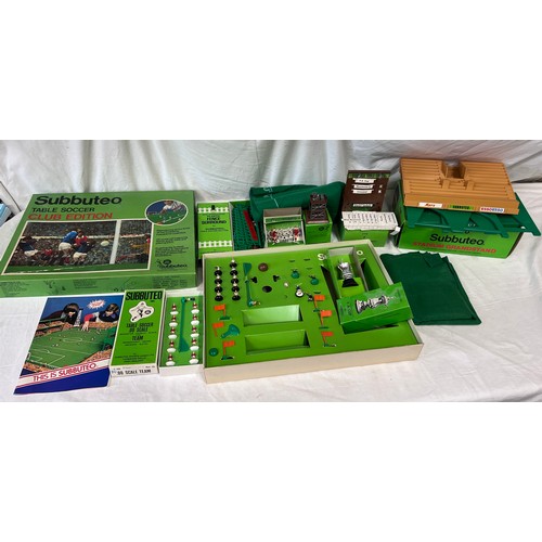 1120 - A collection of Subbuteo to include Club Edition, Scoreboard, teams, F.A. cup etc.