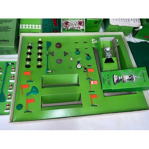 1120 - A collection of Subbuteo to include Club Edition, Scoreboard, teams, F.A. cup etc.