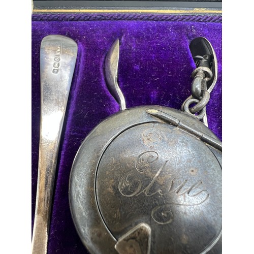 933 - Silver etc to include boxed silver spoons with tongs, single Georgian teaspoon, Chester silver powde... 