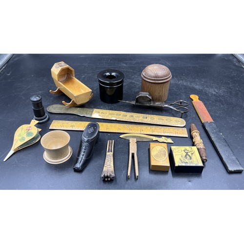 1268 - A miscellaneous lot to include Wooden Selby Abbey box, ebony hair saver, a papier-mâché match holder... 