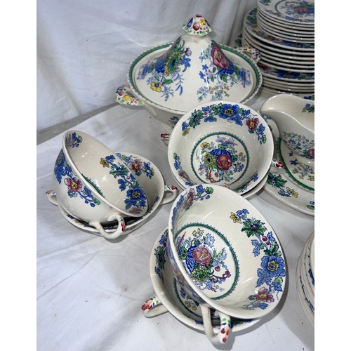 229 - A quantity of Mason's 'Strathmore' pattern tableware to include dinner plates x 6, 26cm d, side plat... 