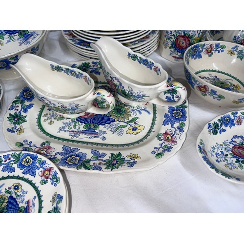 229 - A quantity of Mason's 'Strathmore' pattern tableware to include dinner plates x 6, 26cm d, side plat... 