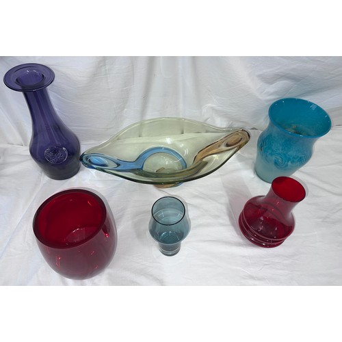 289 - Six items of glassware to include Dartington purple vase 33cm h, Rudolf Beranek fruit bowl 50cm w an... 