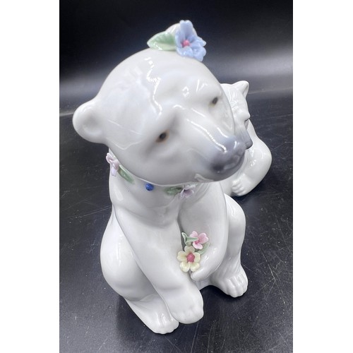 213 - Boxed Lladro Polar Bears to include 1443 Bearly Love, 1207 Polar Bear, 1208 Polar Bear, 6355 Polar B... 