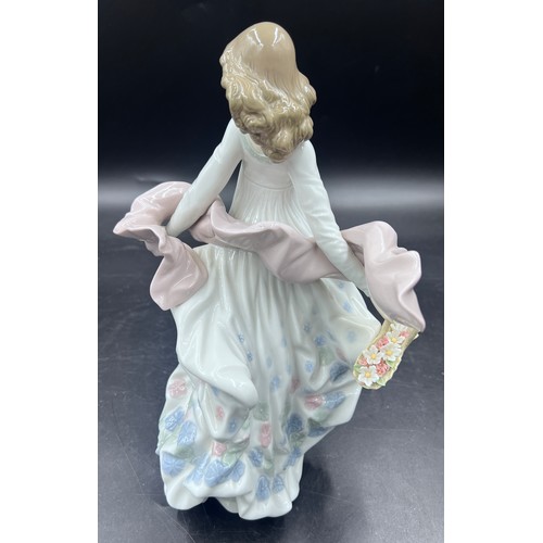 215 - Lladro boxed 5898 ' Spring Splendor ' figure, depicting a young woman holding a basket of flowers, 3... 