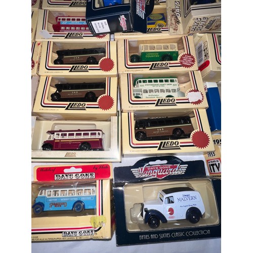 1160 - A collection of boxed Lledo models of buses & vehicles to include Days Gone, Models of Yesteryear, P... 