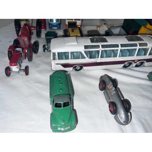 1161 - Diecast toys to include Corgi, Dinky, Lesney etc to include Corgi Chipperfields crane, Lunar Bug, Ca... 