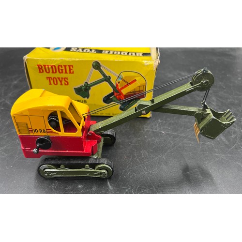 1164 - A boxed Ruston Bucyrus Working Model Excavator 10-RB. No.260. Finished in yellow and red, with dark ... 