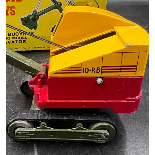 A Boxed Ruston Bucyrus Working Model Excavator 10-rb. No.260. Finished 