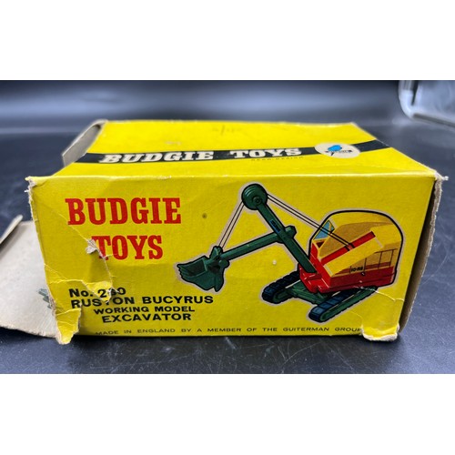 1164 - A boxed Ruston Bucyrus Working Model Excavator 10-RB. No.260. Finished in yellow and red, with dark ... 