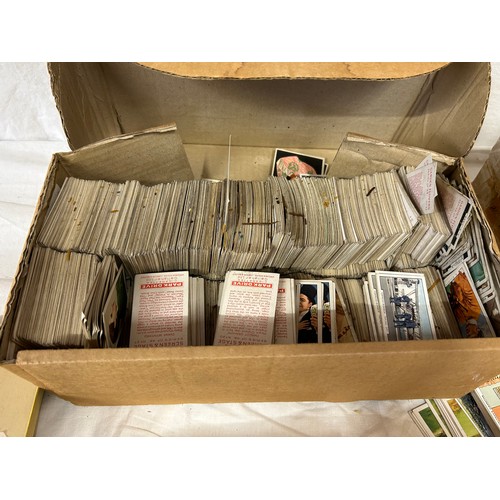 370 - A vast quantity of cigarette cards to include Senior Service Carreras - Popular Personalities, Arcad... 