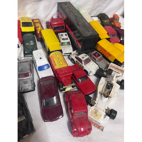 1144 - A large collection of diecast toys to include Matchbox, Corgi, Lledo, ERTL, Hot Wheels etc.